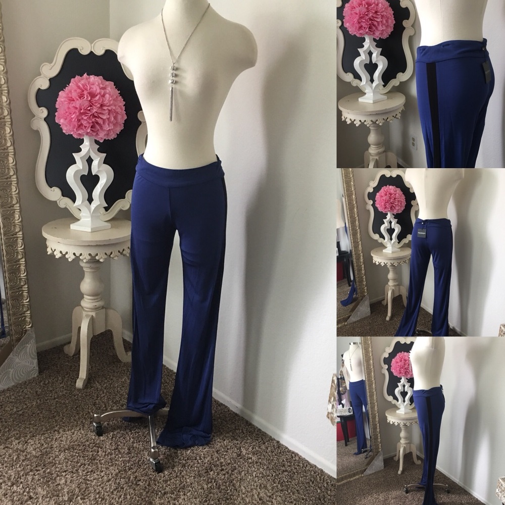 🌺MKC 
Gorgeous  Navy Pant w/ Side Slit